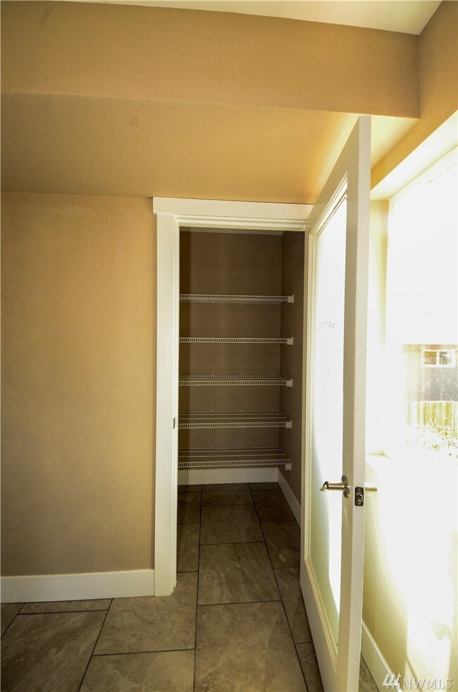 14410 34th Ln S, Tukwila, WA 98168 - photo 6