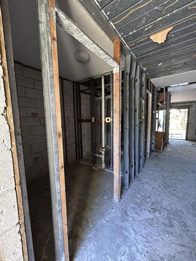 8921 Palm Tree Ln unit 8921, Pembroke Pines, FL 33024 - photo 3