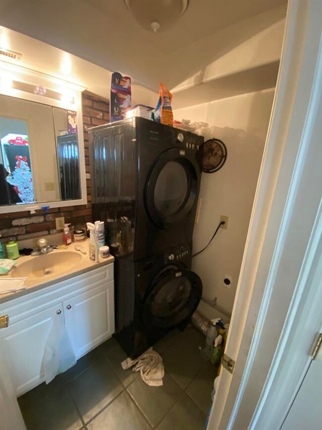 411 W Oak Ave, Wildwood, NJ 08260 - photo 4