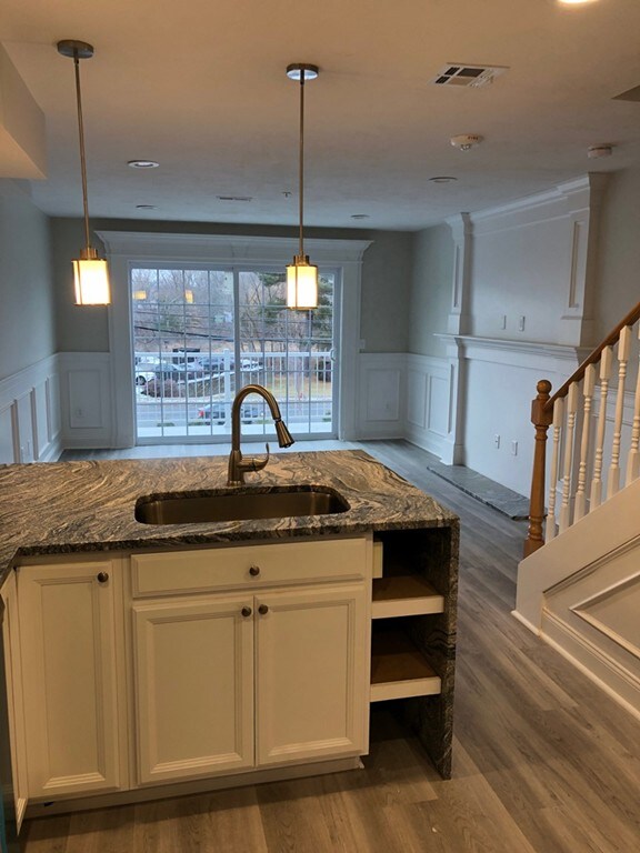 89 W Main St unit 201, Northborough, MA 01532 - photo 2