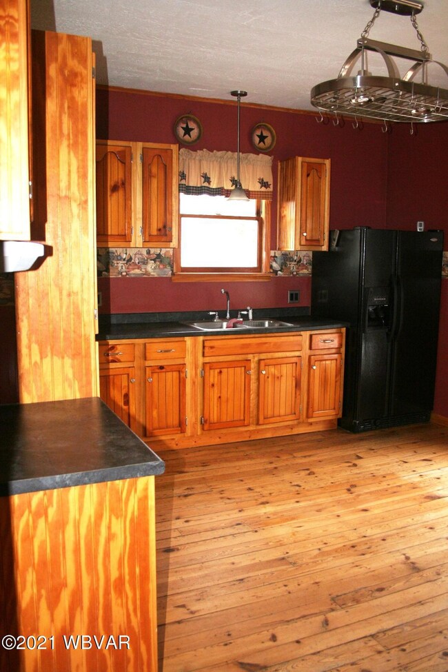 316 S 2nd St, Hughesville, PA 17737 - photo 5