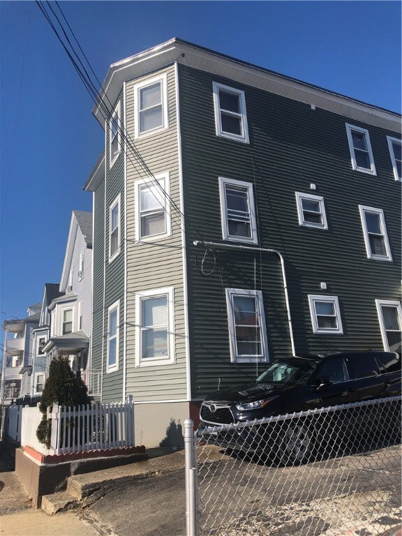 48 Margaret St, Pawtucket, RI 02860 - photo 2