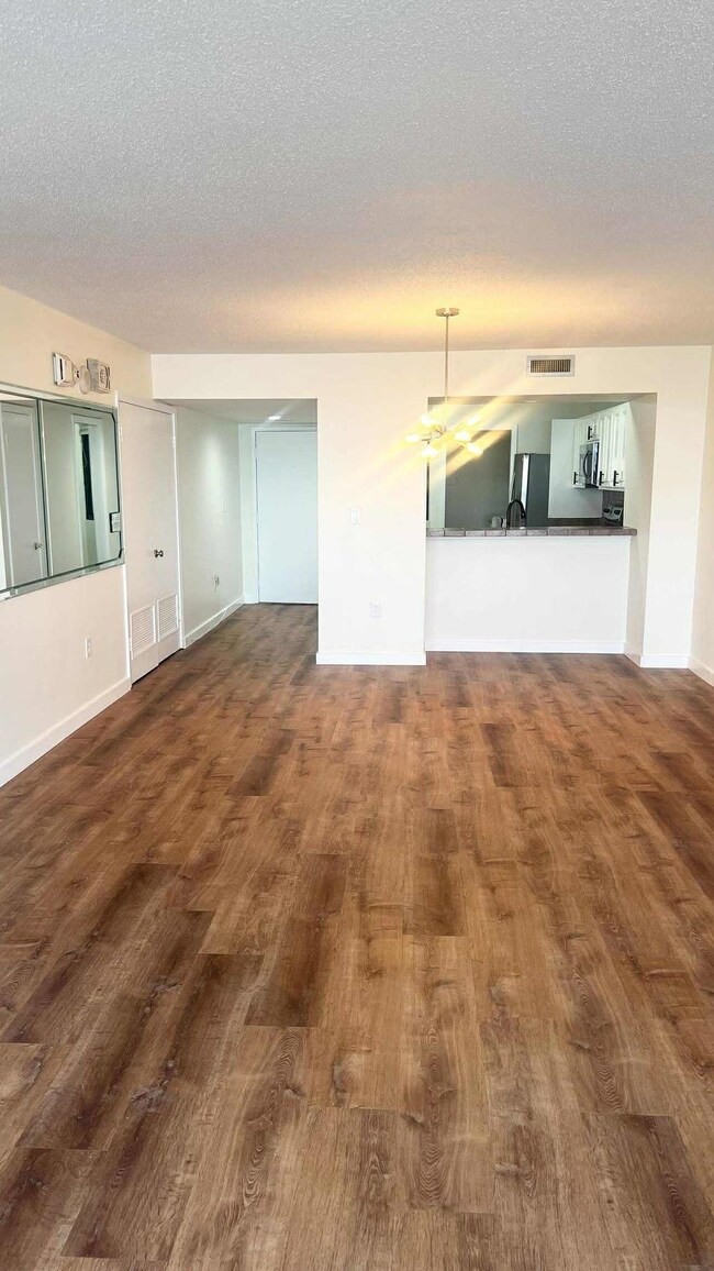 Waterford Plaza unit 407, Memphis, TN 38103 - photo 5