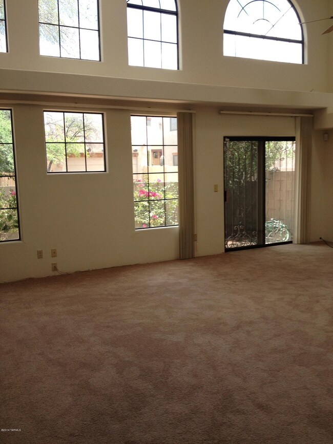 4255 N Rillito Creek Place, Tucson, AZ 85719 - photo 2