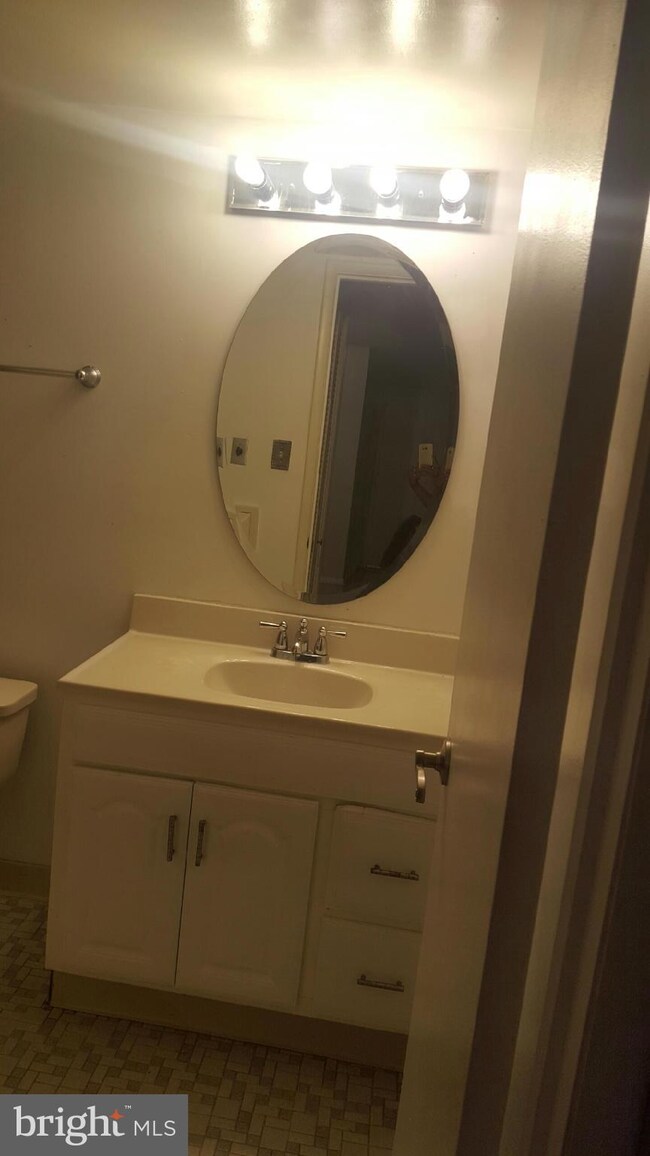 3315 Huntley Square Dr unit T, Temple Hills, MD 20748 - photo 5