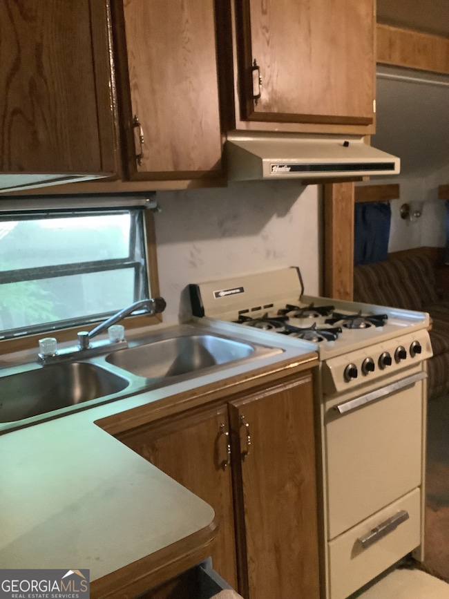 961 Mountain Shadows Dr, Cleveland, GA 30528 - photo 5