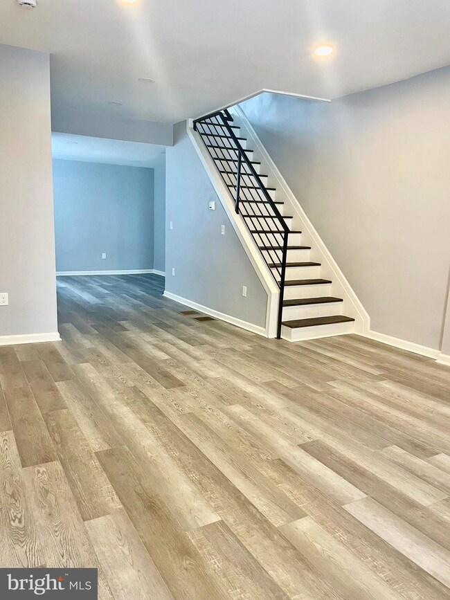 924 Maple Terrace, Darby, PA 19023 - photo 2