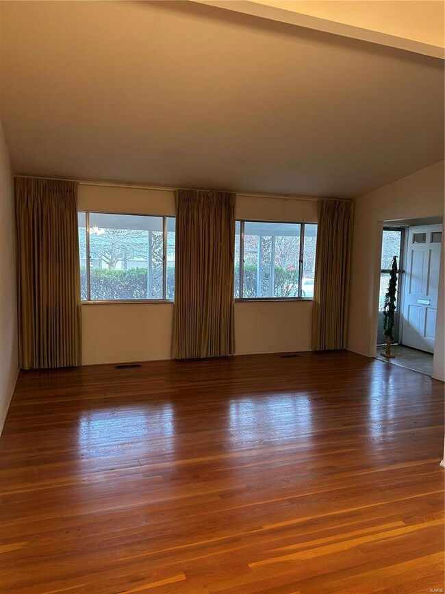 1435 Thoroughbred Ln, Florissant, MO 63033 - photo 7