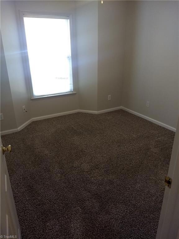 814 Rivertree Ln unit 814, Winston Salem, NC 27103 - photo 7