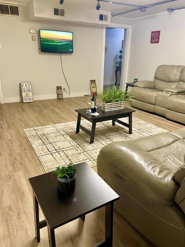 6316 N Rockwell St unit G, Chicago, IL 60659 - photo 4