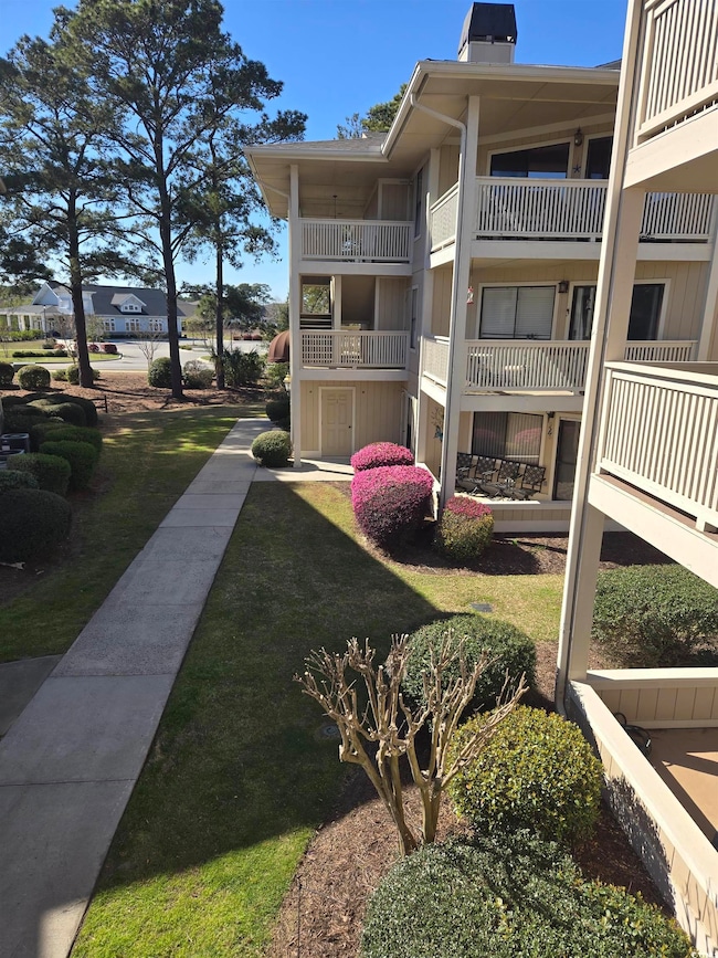 Surrounding community with a yard
