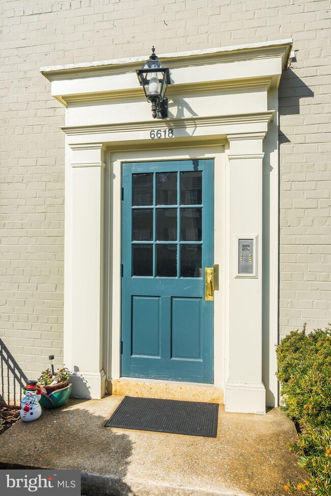 6618 Potomac Ave unit J, Alexandria, VA 22307 - photo 2