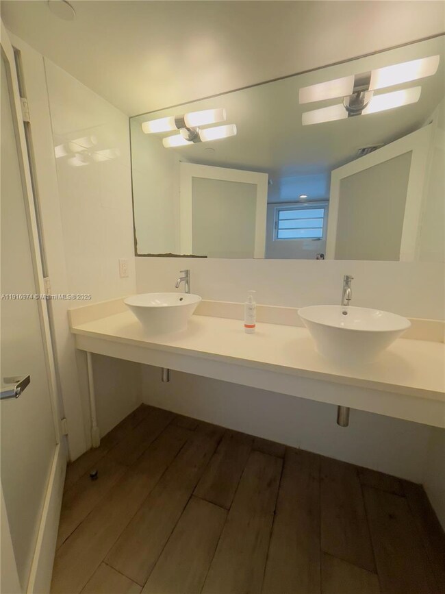 7600 Harding Ave unit 707, Miami Beach, FL 33141 - photo 5