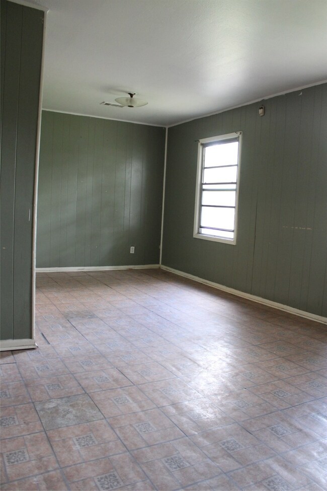 7530 Bradford St, Houston, TX 77087 - photo 4