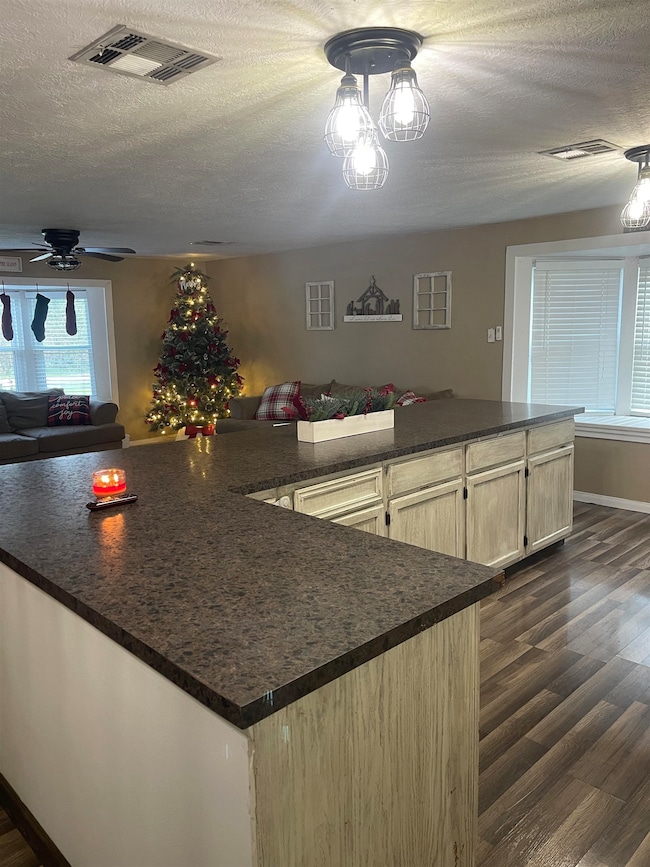 328 County Road 814 unit 328 County Road 814, Buna, TX 77612 - photo 4