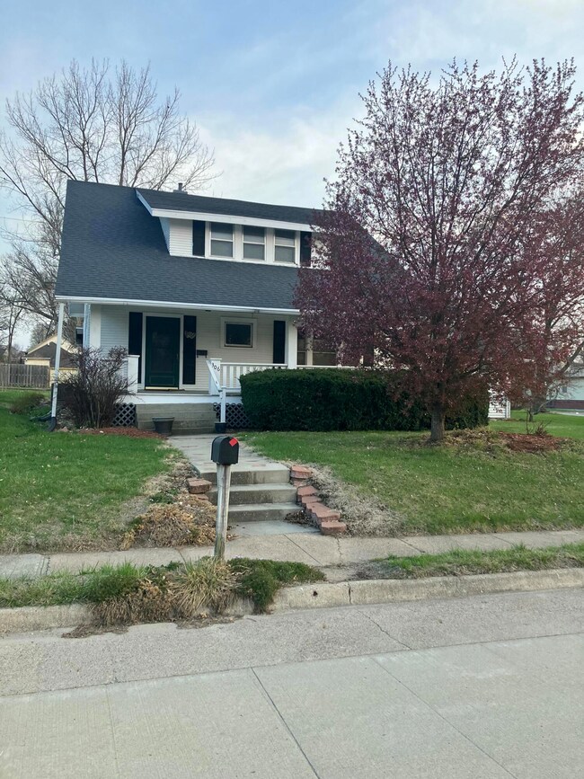 306 W Sheridan Ave, Shenandoah, IA 51601 - photo 2