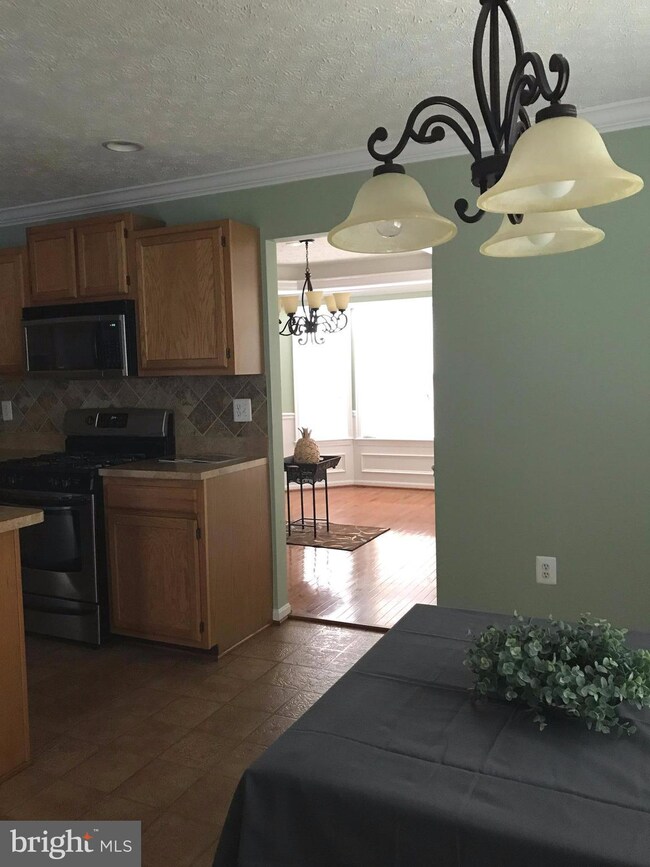 7102 Willow Hill Dr, Capitol Heights, MD 20743 - photo 7