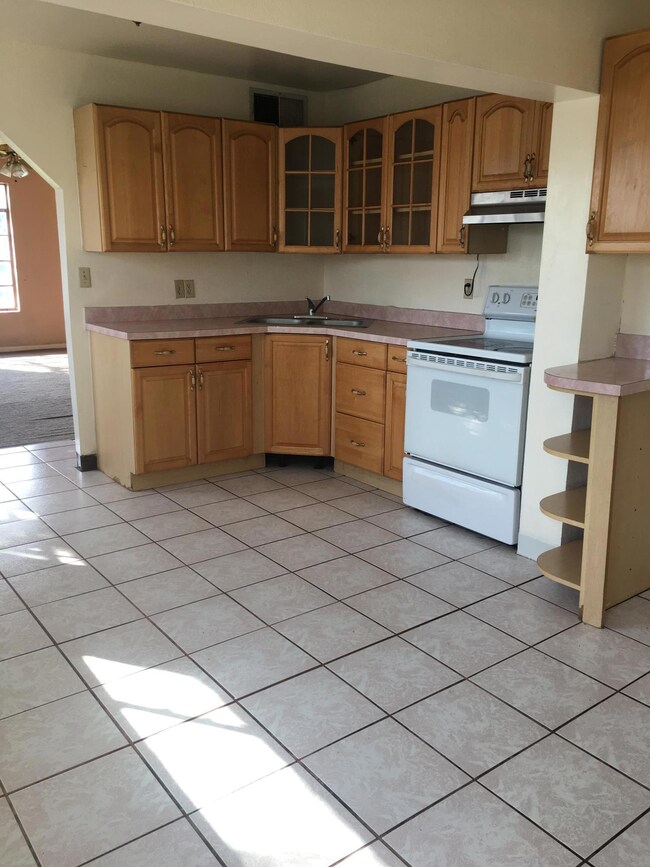 7529 Green Valley Place, El Paso, TX 79915 - photo 4