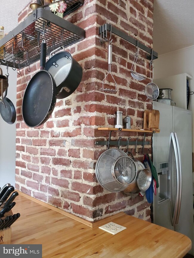 4327 Wickford Rd, Baltimore, MD 21210 - photo 7