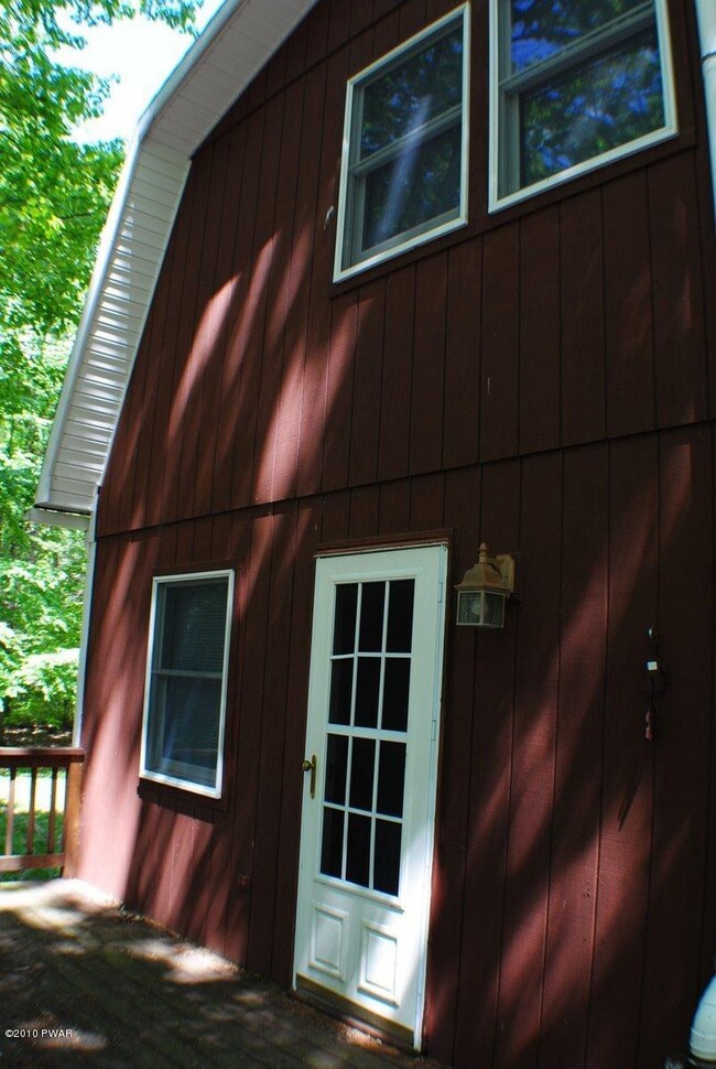 201 Water View Dr, Hawley, PA 18428 - photo 5