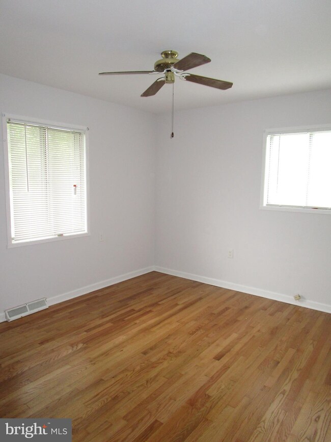 8239 Reece Heights Dr, Severn, MD 21144 - photo 7