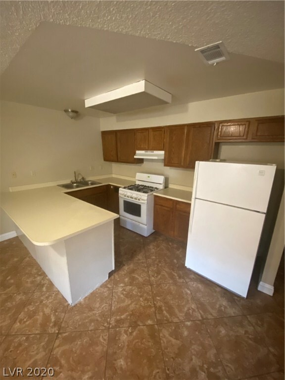 832 Mantis Way unit 5, Las Vegas, NV 89110 - photo 6