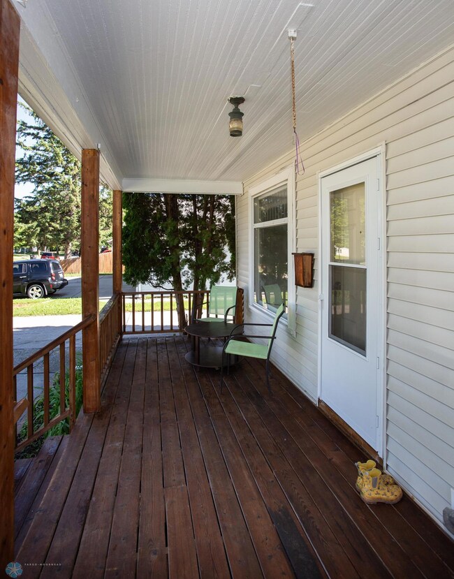 1442 16 1 2 St S, Fargo, ND 58103 - photo 5