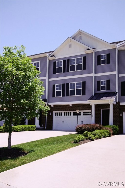 HUGE, DOUBLE-WIDE DRIVE. GREAT CURB APPEAL WELCOME