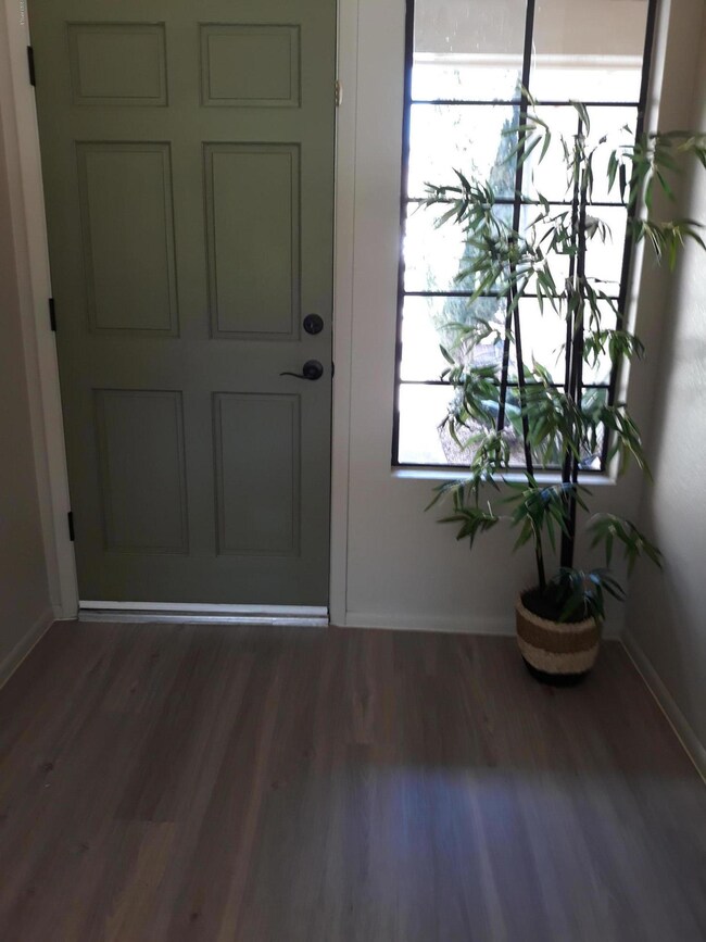 1579 E Whitten St, Chandler, AZ 85225 - photo 4