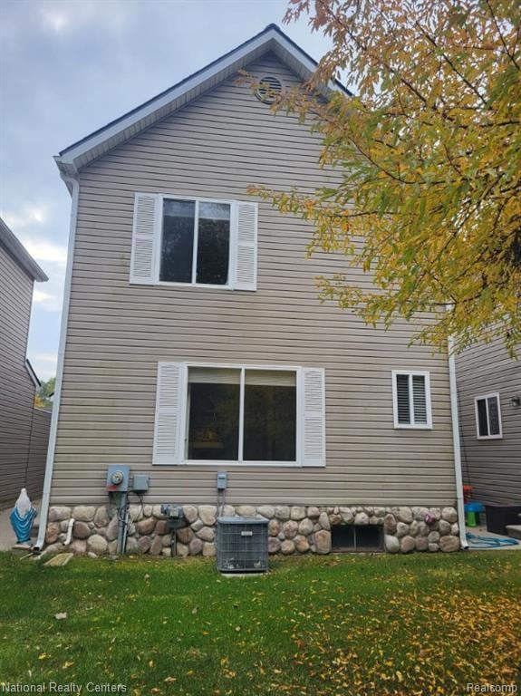 5028 Clintonville Pines Dr unit C16, Clarkston, MI 48346 - photo 3