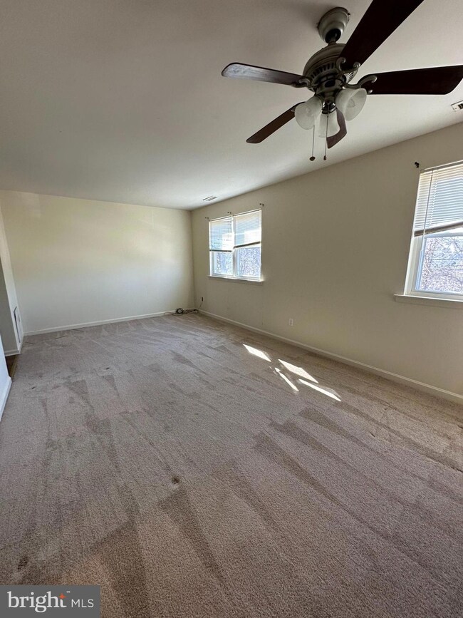 114 Oak Dr, Stafford, VA 22554 - photo 2