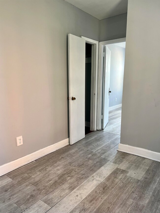 74 Cambridge Ave unit 3, Jersey City, NJ 07307 - photo 5