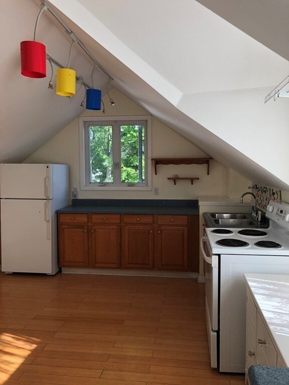 9 Boynton St unit 2, Swampscott, MA 01907 - photo 4