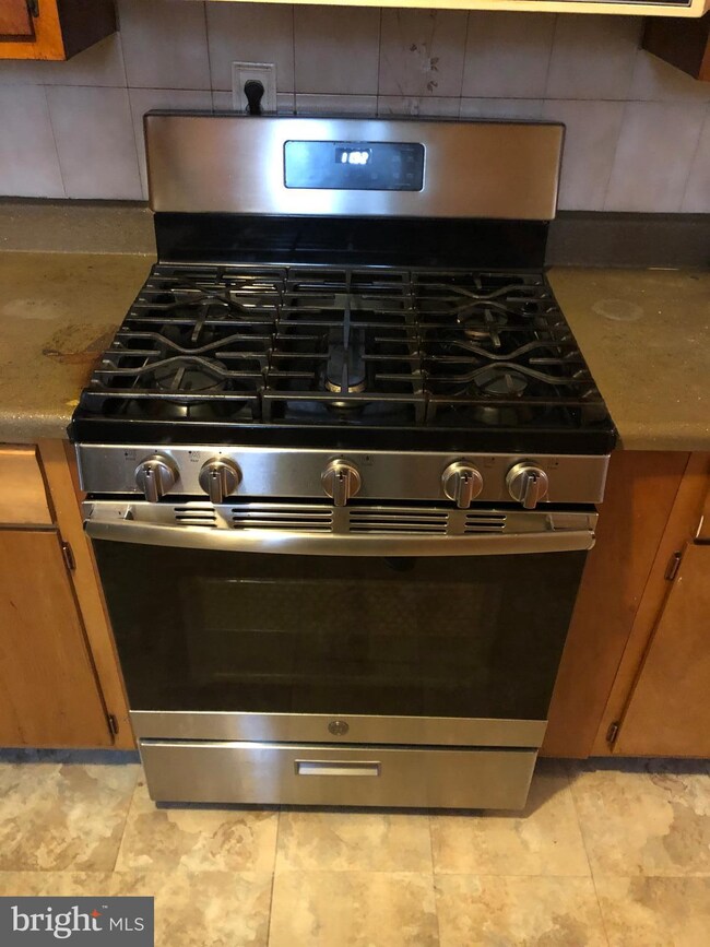 6800 Glenwood Ct, Glenn Dale, MD 20769 - photo 5