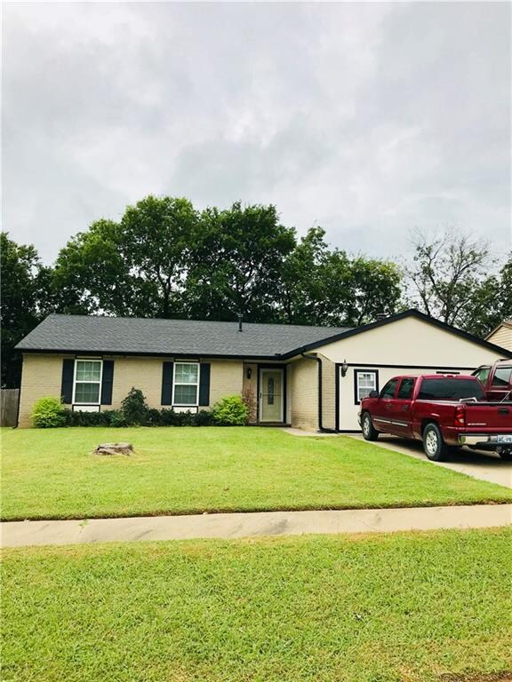 1508 NE 4th St, Moore, OK 73160 - photo 3