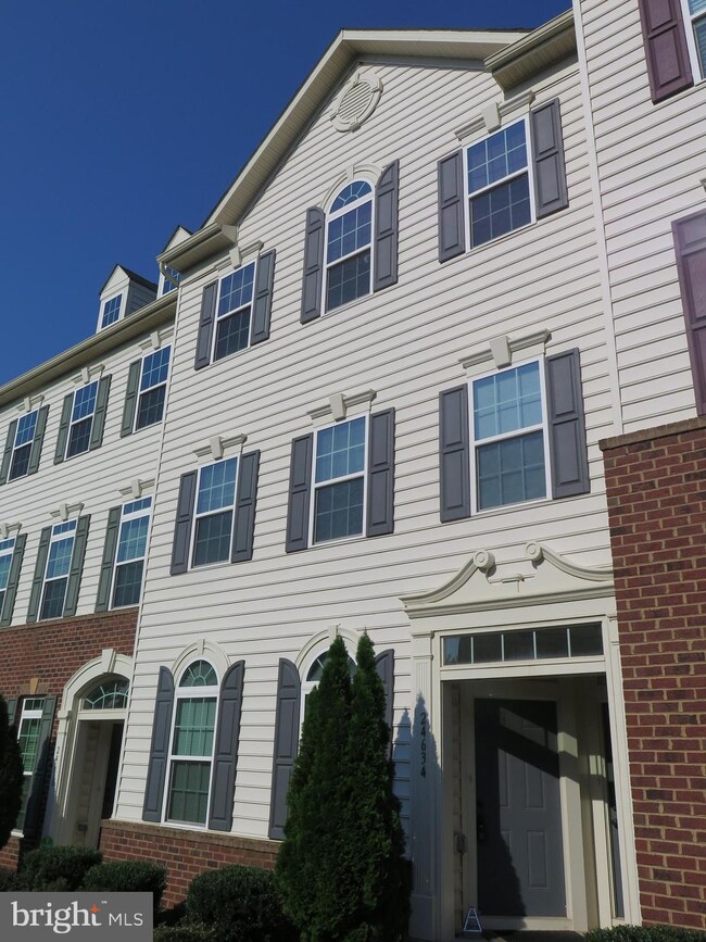 24634 Johnson Oak Terrace, Sterling, VA 20166 - photo 2