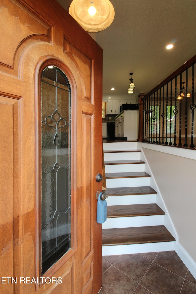 7317 W Joyce Ln, Powell, TN 37849 - photo 2