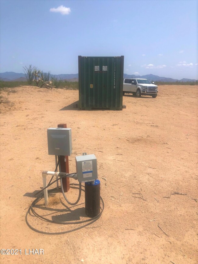 2490 W Desierto Rd, Yucca, AZ 86438 - photo 7