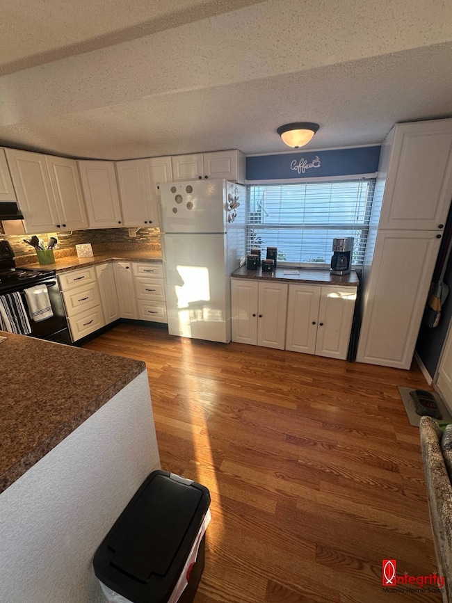 3331 Gall Blvd unit 198, Zephyrhills, FL 33541 - photo 3