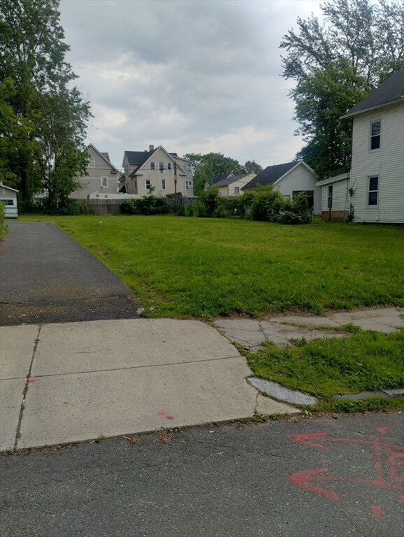 29 Vinton St, Springfield, MA 01104 - photo 2