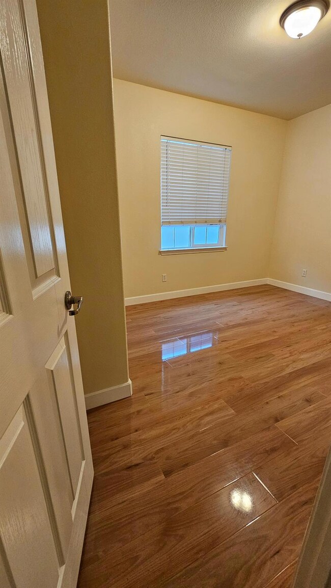 480 N Orinda Ct, Tracy, CA 95391 - photo 5