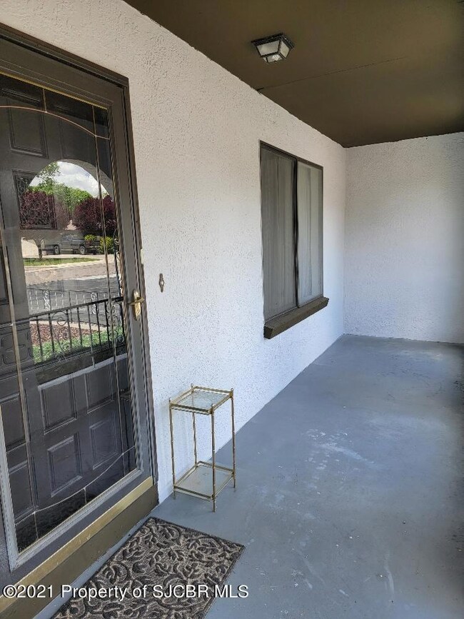 911 N Spencer Ln, Bloomfield, NM 87413 - photo 2