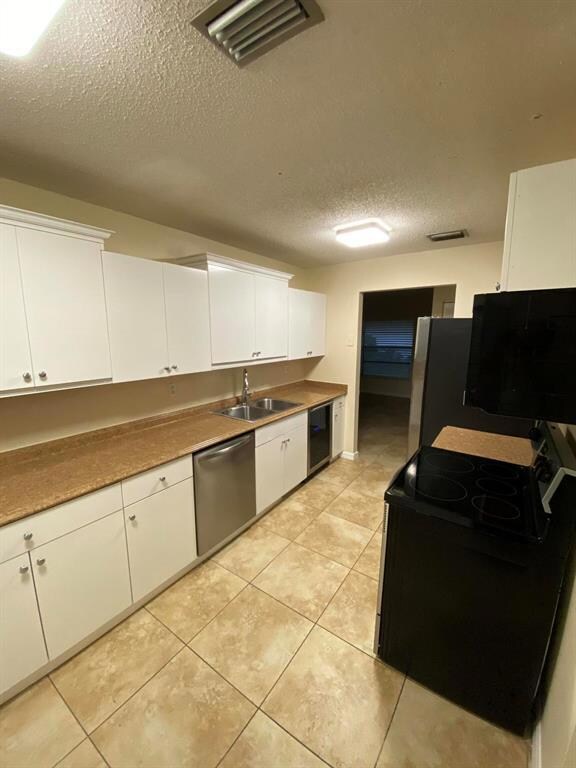 5437 Gene Cir, West Palm Beach, FL 33415 - photo 4