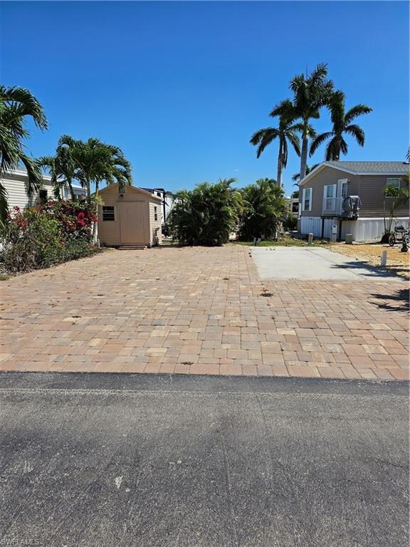 5628 Red Bird Ln, Fort Myers, FL 33908 - photo 7