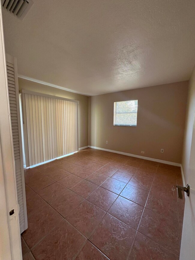 958 Louisiana Ave, Sebastian, FL 32958 - photo 6