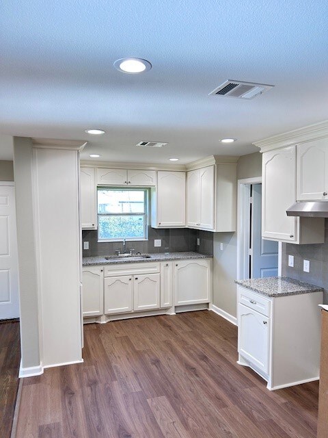 10321 Kelburn Dr, Houston, TX 77016 - photo 7