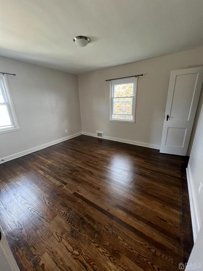 1087 Rahway Ave unit 2, Avenel, NJ 07001 - photo 5