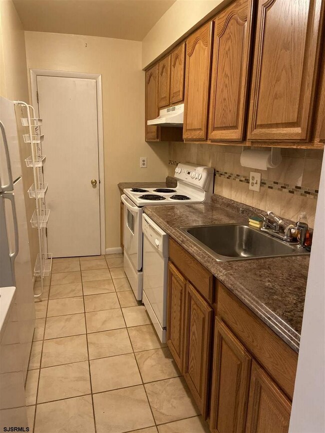 103 Pico Ct unit 1C, Mays Landing, NJ 08330 - photo 4