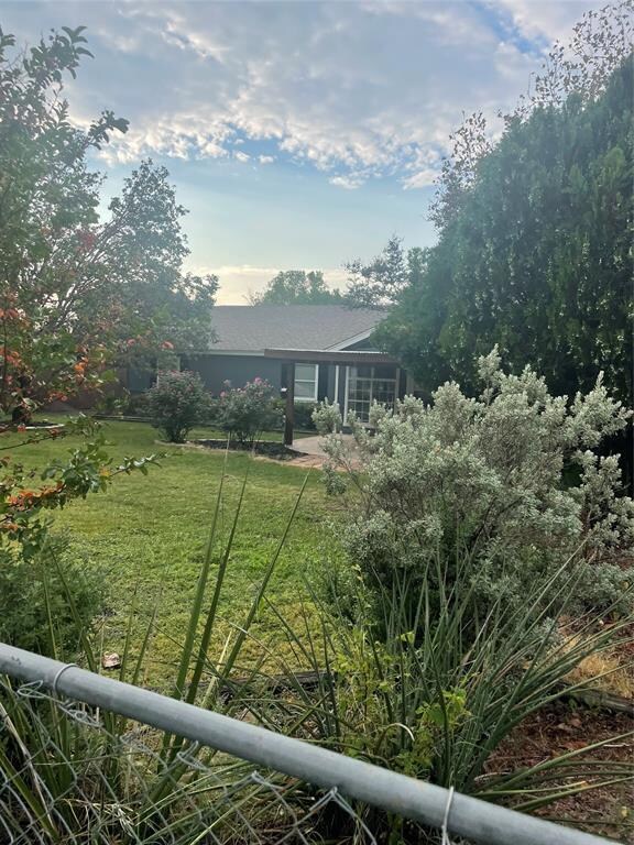 1006 Meadow Oaks St, Azle, TX 76020 - photo 6