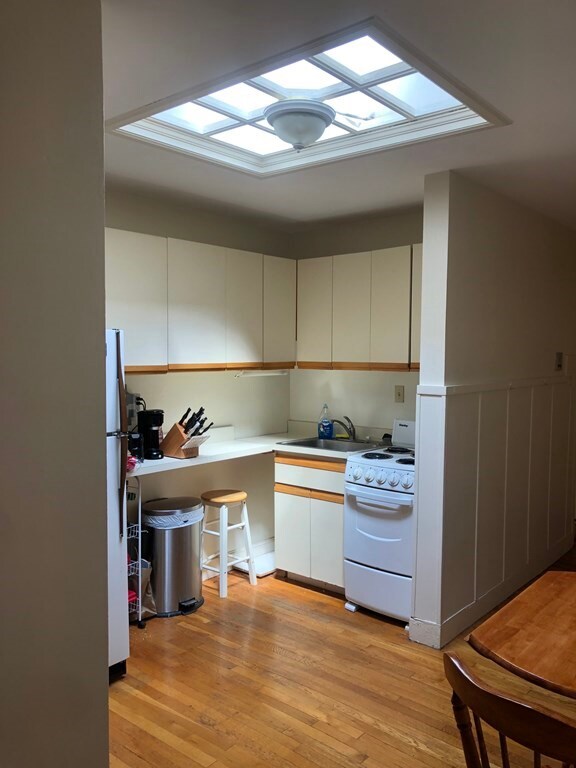 2 Winchester Place unit 3, Winchester, MA 01890 - photo 2